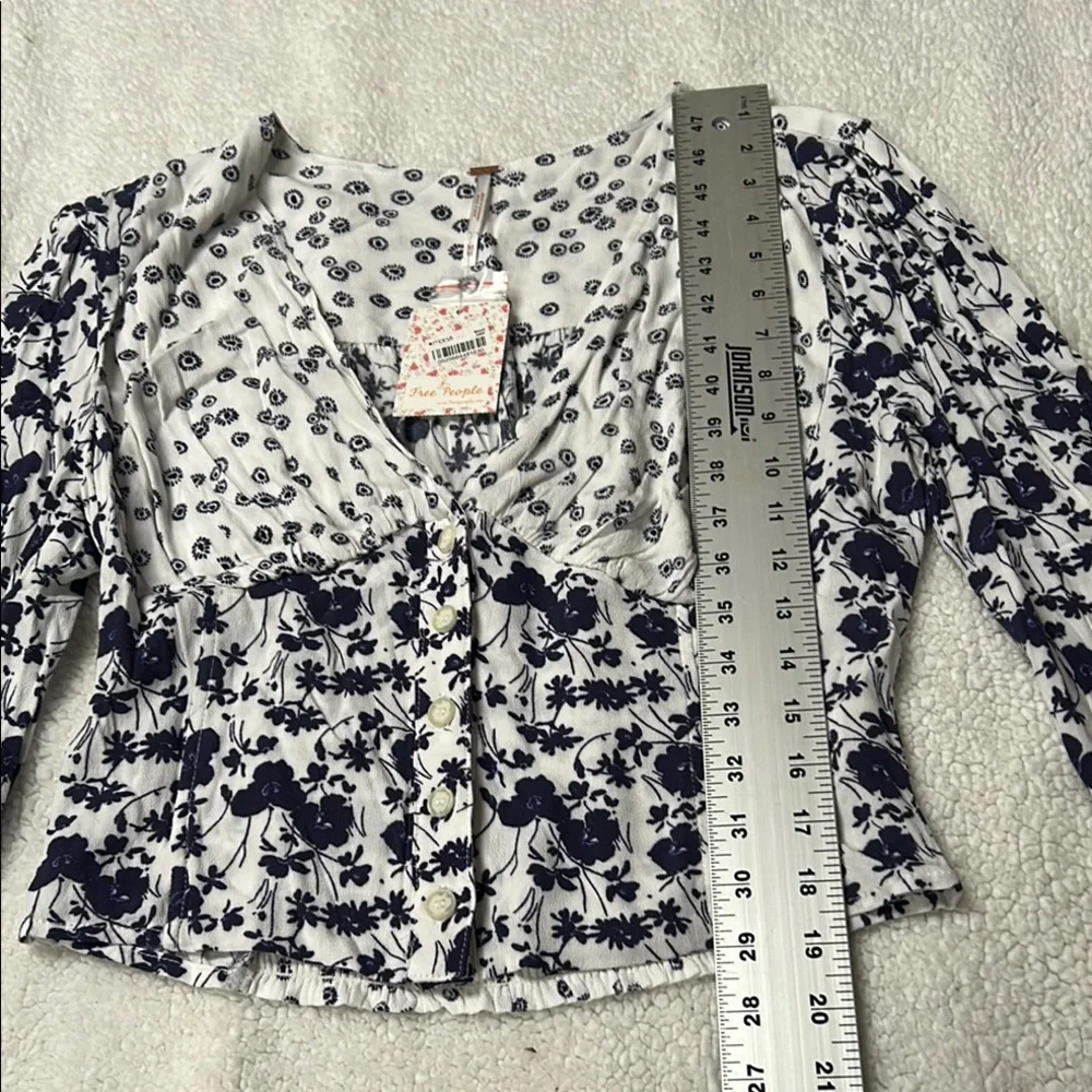 Free People White Blue Fitted Crop Blouse - Picture 3 of 6